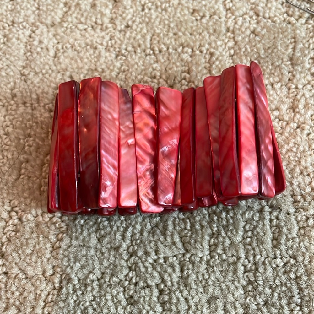 Red Wide Coral Shell Bracelet